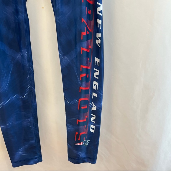 New England Patriots Woman's M Medium Pull On Stretch Leggings by Team Apparel - Picture 2 of 4